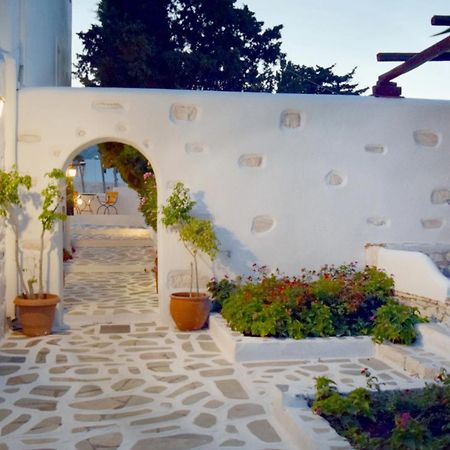 Tzane Studios & Apartments - Steps Away From Golden Beach クリシ・アクティ エクステリア 写真