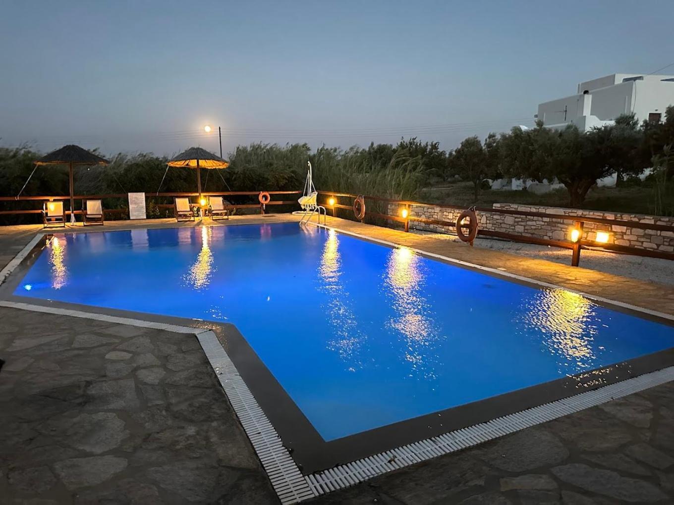 Tzane Studios & Apartments - Steps Away From Golden Beach クリシ・アクティ エクステリア 写真